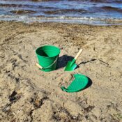 Hållbara strandleksaker